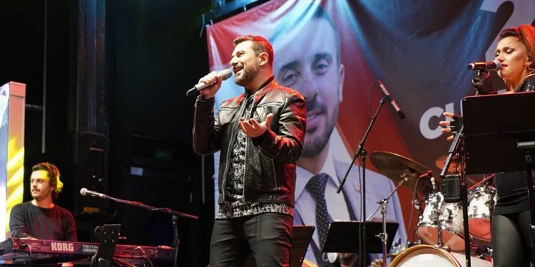 Kestel’de Gökhan Tepe’den ‘Cumhuriyet’ konseri