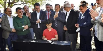 Kusursuz Kulak Bager’in yeni piyanosu Dündar’dan
