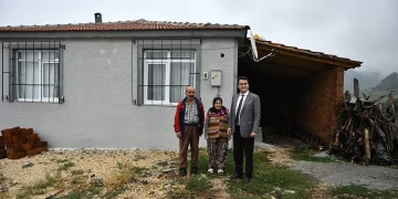 Bursa’da sel mağduru aile yeni evlerine kavuştu