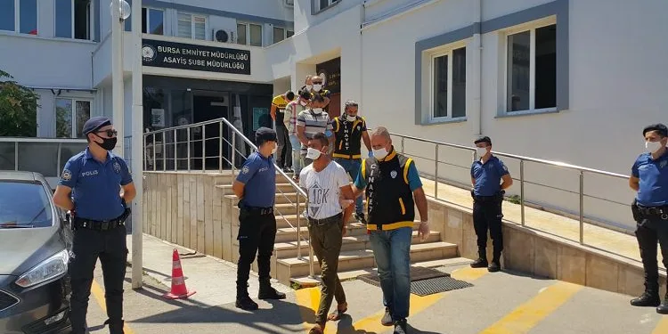 Bursa’daki cinayette baba ve oğlu birbirini suçladı