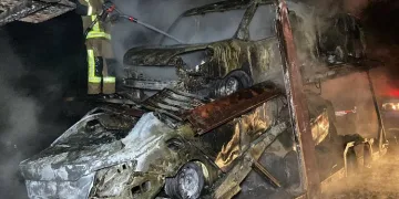 Bursa’da sıfır araçlar küle döndü