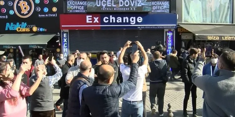 Döviz büroları kepenk kapattı