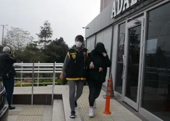 Masaj salonlarına fuhuş operasyonu: 9 kişi tutuklandı
