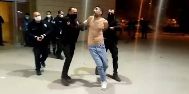 Bursa’da eşine sözlü şiddet uyguladı, polislere saldırdı