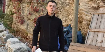 Telefonuna gelen mesaja tıkladı parasını kaptırdı