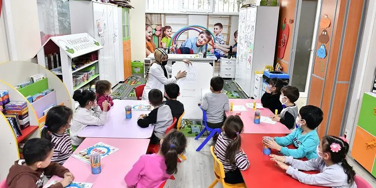 Öğrenciler OSMEK’le robotik kodlamanın inceliklerini öğreniyor