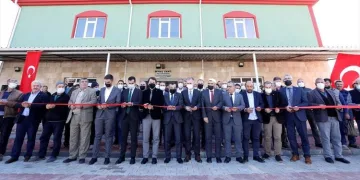 Akhisar Miraç Camii törenle açıldı