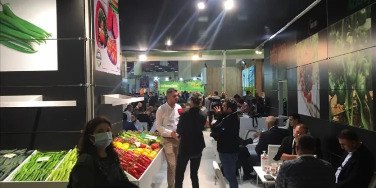 İnegöllü çiftçiler tarımdaki yenilikleri Antalya fuarında inceledi