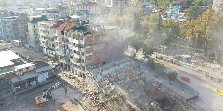 Bursa’da tarihin önündeki engeller kalkıyor