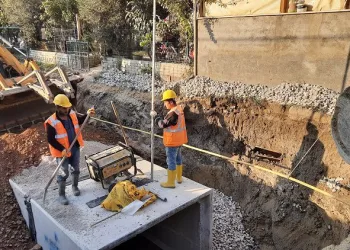 Kanalizasyon kazısında tarihi oda mezar bulundu