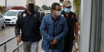 Adana’da FETÖ operasyonu: 8 gözaltı