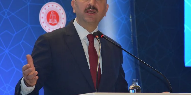 Bakan Gül: Bugün insanımıza bakınca sadece hak ve özgürlük görüyoruz