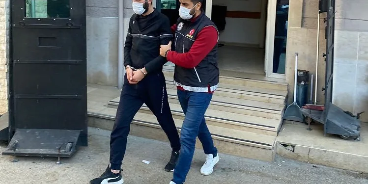 Bursa’da uyuşturucu satıcısı tutuklandı