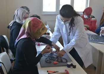 Bursa Yıldırımlı kadınlara altın bilezik