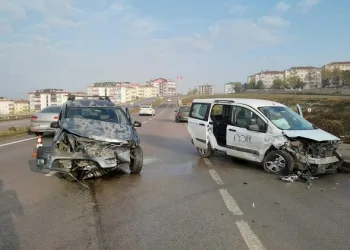 Bursa’da 2 gün önce aldığı araç hurdaya döndü