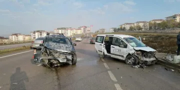 Bursa’da 2 gün önce aldığı araç hurdaya döndü