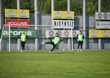 Bursaspor şut çalışması gerçekleştirdi