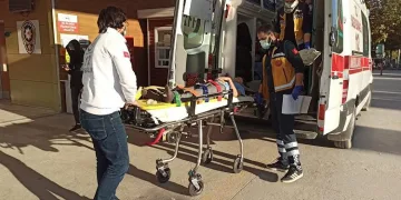 Bursa’da inşaattan düşen çocuğu kum yığını kurtardı