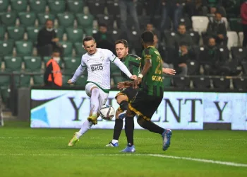 Bursaspor deplasmanda 11 puan kaybetti