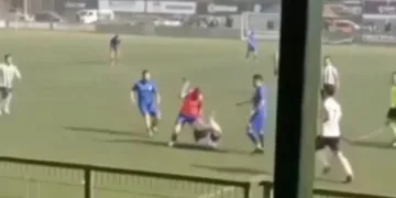 Bursa’da futbolcuya kramponla saldırı!