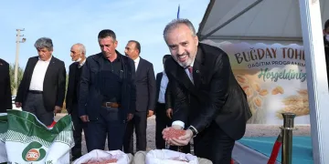 Bursa’da selden etkilenen çiftçiye tohum desteği