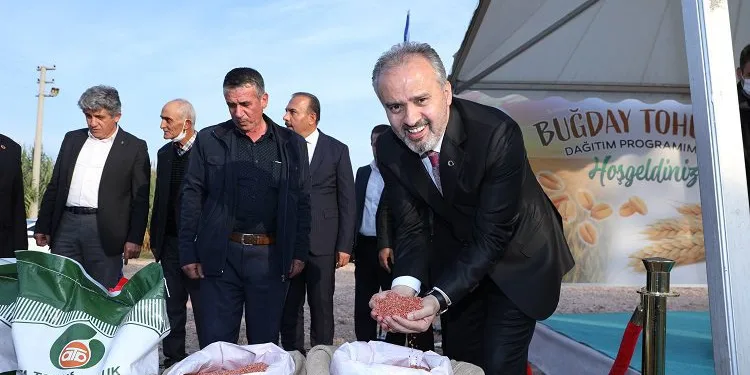 Bursa’da selden etkilenen çiftçiye tohum desteği