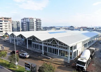 Millet Mahallesi kapalı pazar yeri gün sayıyor