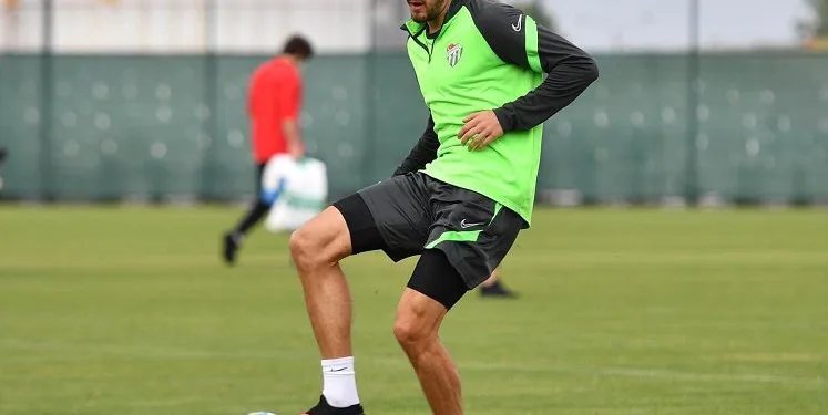 Luka Capan: “Süper Lig’e çıkmak için Bursaspor’a geldik”