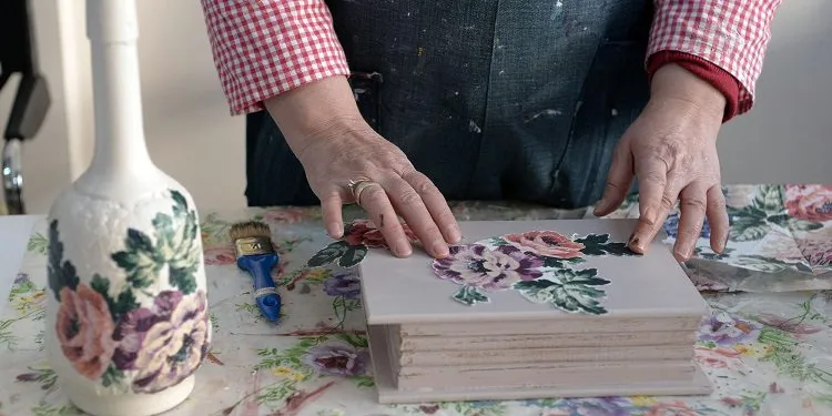 Bu kursta peçeteler sanat eserine dönüşüyor
