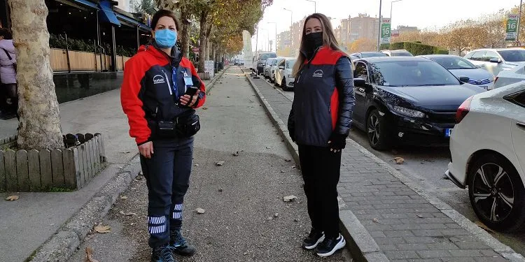 Bursa’da artık sokaklarda otoparklar kadınlara emanet