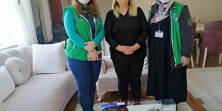 Bursa’da gönüllülerden şehit ve gazi yakınlarına ziyaret
