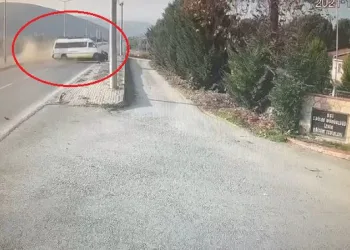 Bursa’da 7 kişinin yaralandığı kaza güvenlik kamerasında