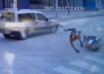 Bursa’da çarpmanın etkisiyle böyle havalandı