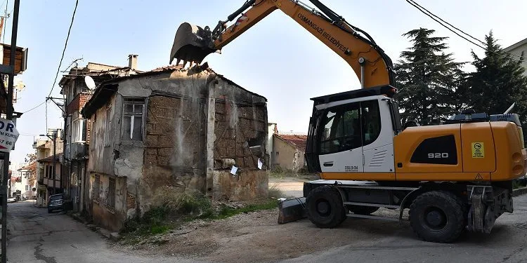 Osmangazi’de yıkılan metruk bina sayısı yüzü geçti