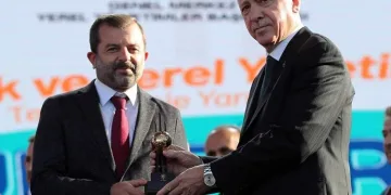 Gürsu Belediyesi’ne gençlik ödülü