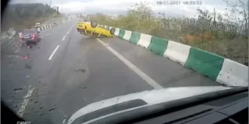 Bursa’da çarptığı taksi takla attı, metrelerce sürüklendi