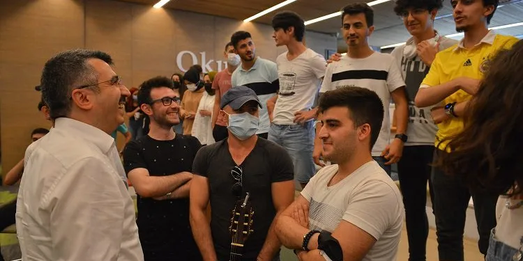 Uyumayan Kütüphane’de eğitimler tüm hızıyla devam ediyor