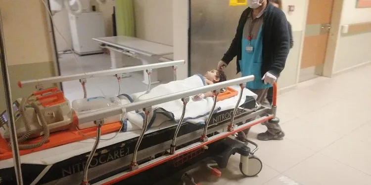 Bursa’da 5’inci kattan düşerek ağır yaralandı