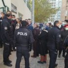 Bursa'da site sakinleri yönetim ofisini bastı