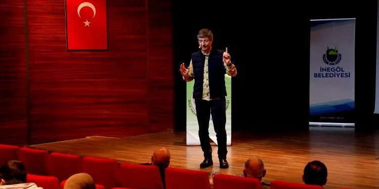 “Huzurlu aile mutlu gençlik” seminerleri sürüyor