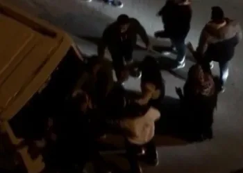 Bursa’da sokak ortasında birbirlerine girdiler