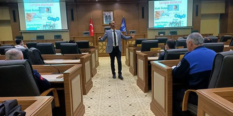 Bursa Büyükşehir’de saha personeline etkili iletişim eğitimi