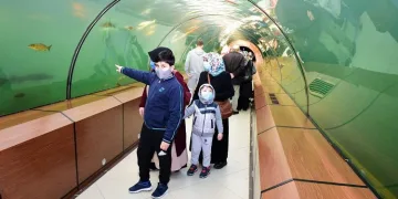 Türkiye’nin en büyük tatlı su tünel akvaryumu çocukları ağırladı