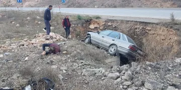 Bursa’da kontrolden çıkan araç kanala uçtu