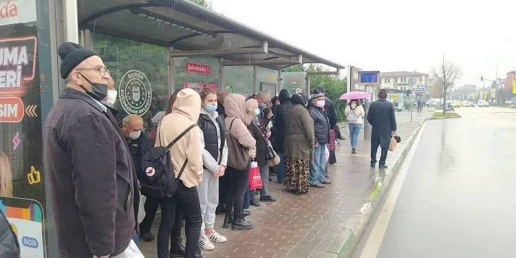 Bursalılar yağmura hazırlıksız yakalandı
