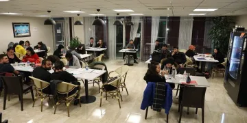 Bursa’da üniversitelilerin gençlik merkezinde vize mesaisi