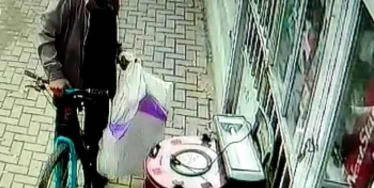 Bursa’da bisikletli hırsız kameraya yakalandı
