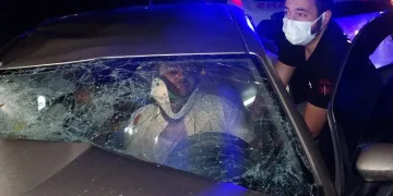 Bursa’da feci kazada otomobilde sıkıştılar
