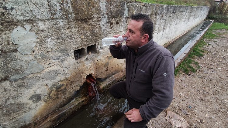 Bursa'da bu çeşmeden doğal maden suyu akıyor