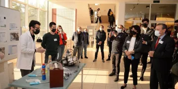 Bursa’da atıkları sanat eserine dönüştürdüler